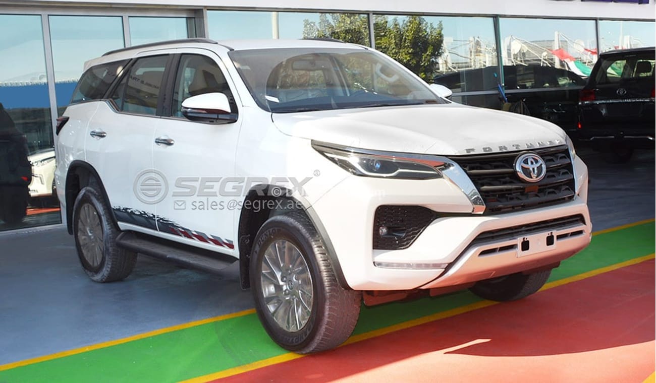 تويوتا فورتونر TOYOTA FORTUNER SR5 2.8L DIESEL 4WD 2024