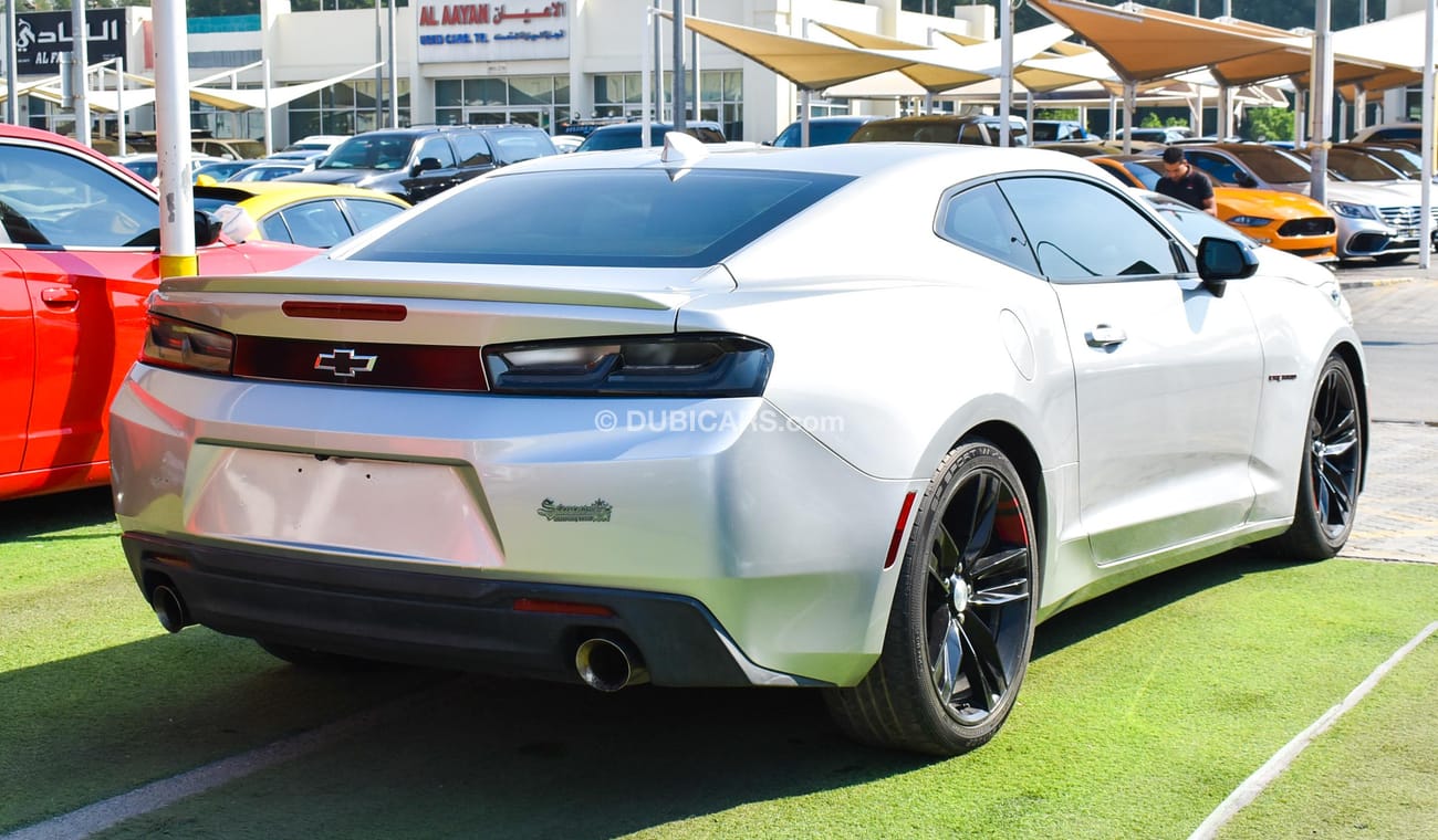 Chevrolet Camaro RS V6