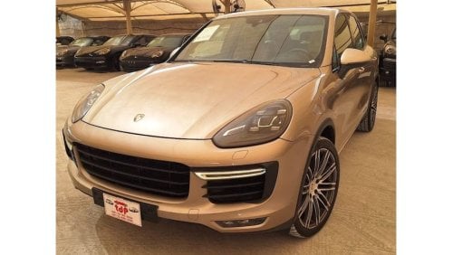 Porsche Cayenne Turbo PORSCHE CAYENNE TURBO 4.8L GCC 2015 WITH PADDLE SHIFT AND PANORAMIC ROOF IN EXCELLENT CONDITION