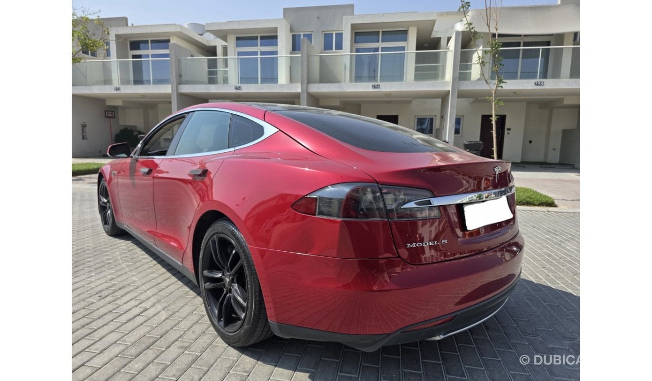 Tesla Model S 85 - GCC - Full Tesla Service History