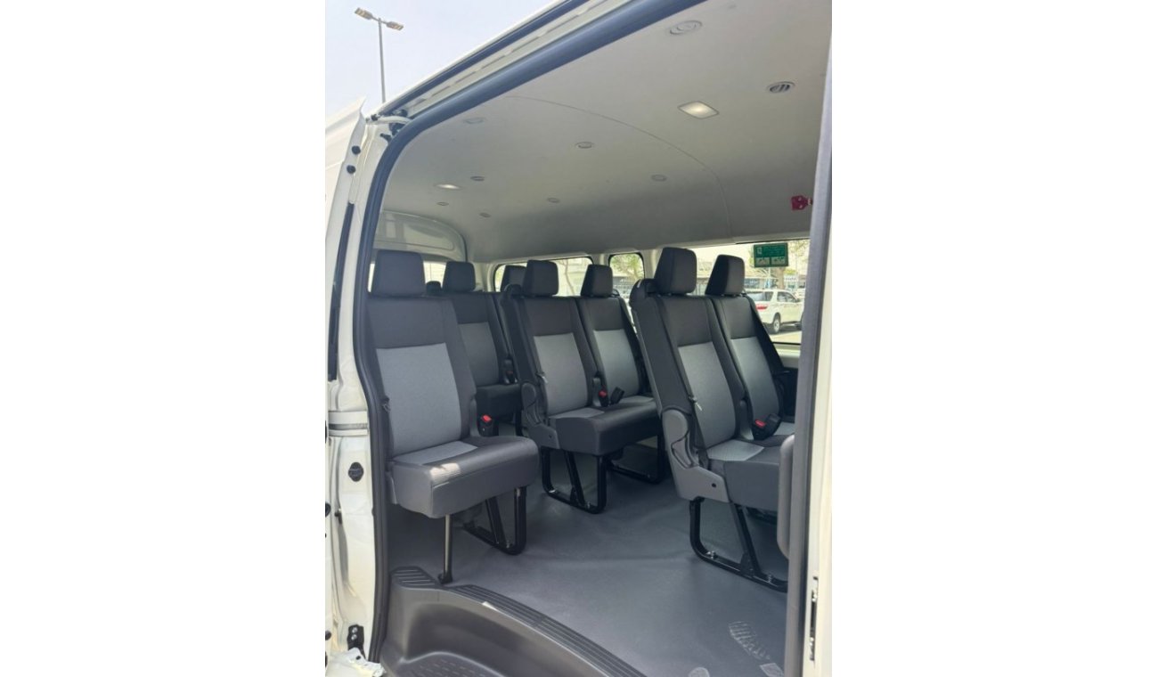 Toyota Hiace TOYOTA HIACE 3.5L V6 PETROL 13 SEATER HIGH ROOF DX AUTO