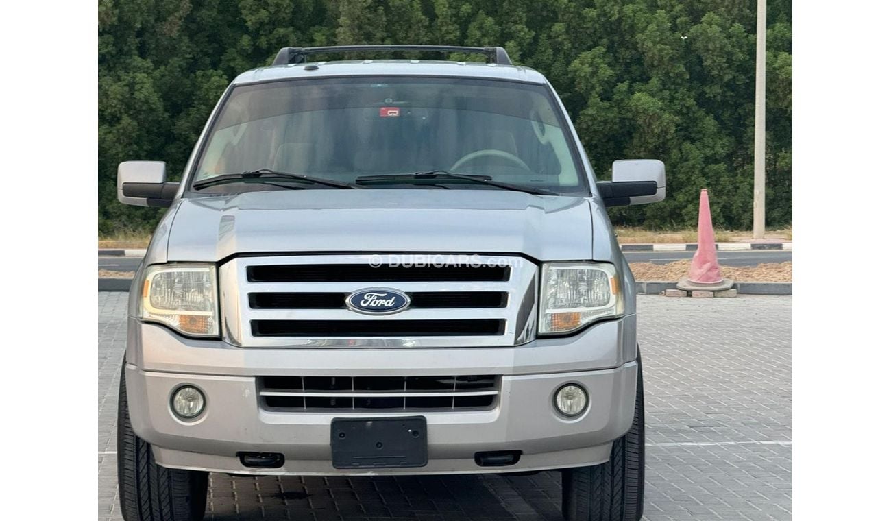 Ford Expedition XLT In excellent condition and requires no expenses