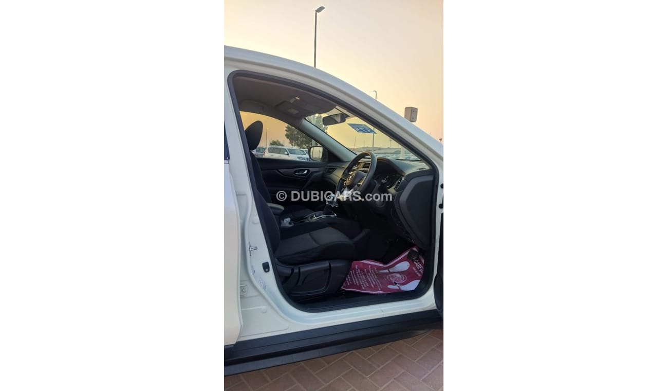 نيسان إكس تريل Nissan X Trail 2017 model petrol perfect condition