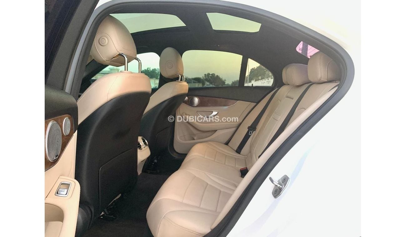 Mercedes-Benz C 300 Mercedes C300 clean title , Top Option ، Canadian Specs.