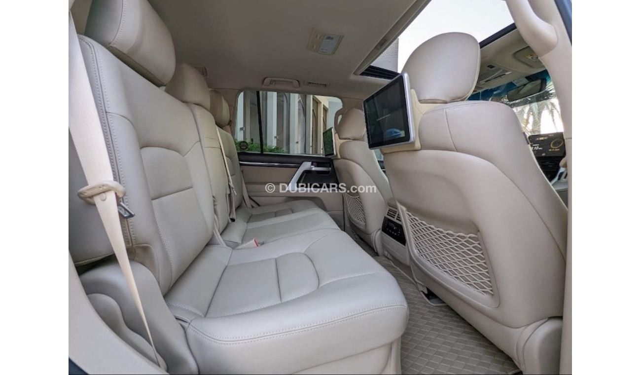 تويوتا لاند كروزر Toyota RAV4 2015 Full Option sunroof electric seats in excellent condition