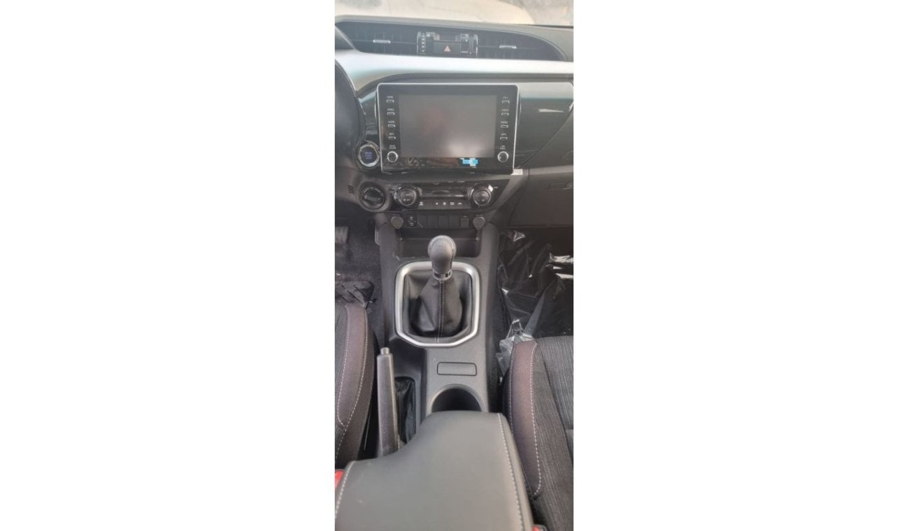 تويوتا هيلوكس TOYOTA HILUX 2.4L DIESEL MANUAL 4X4 MY 2023