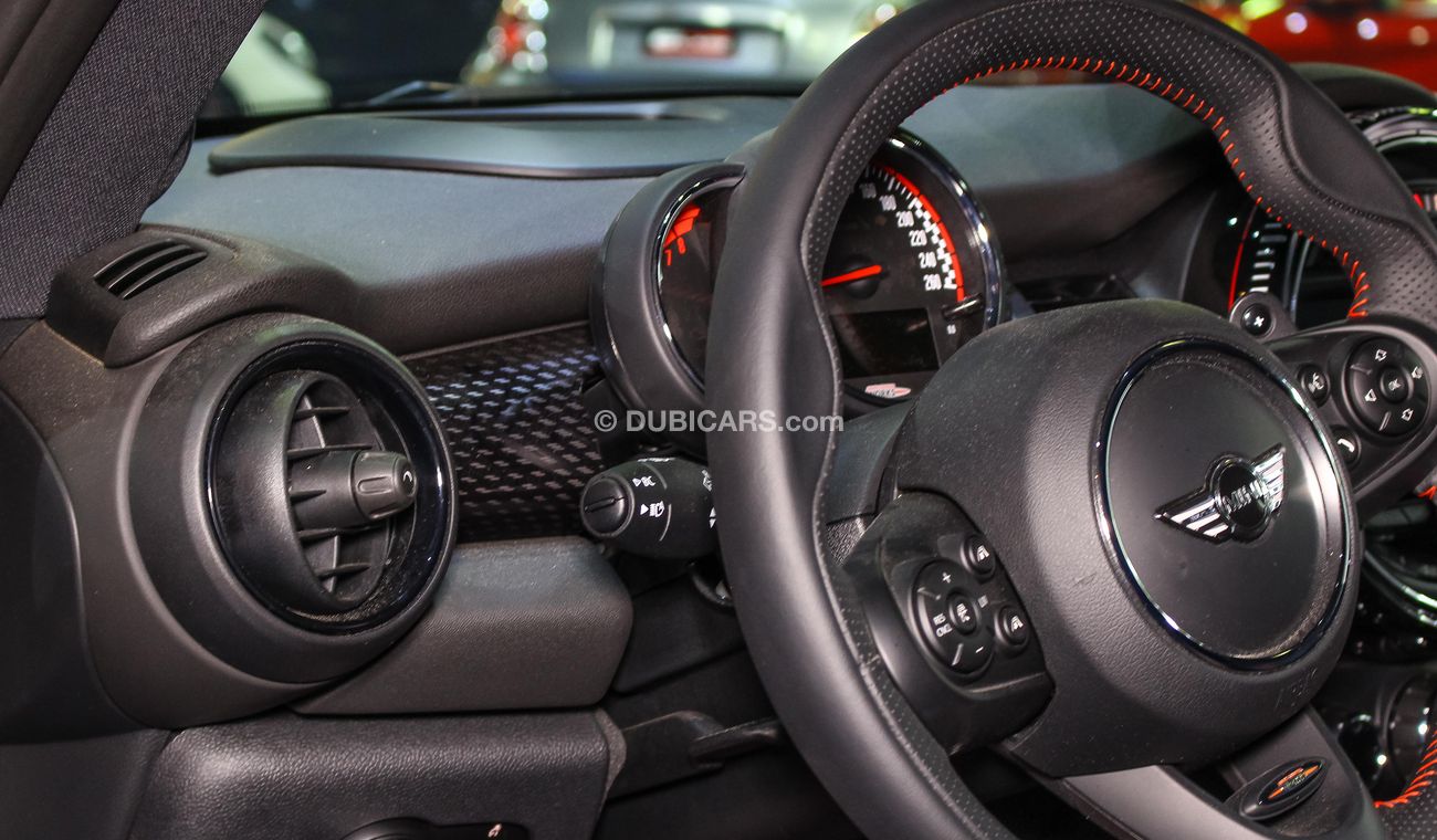 Mini John Cooper Works 2.0L Twin Turbo