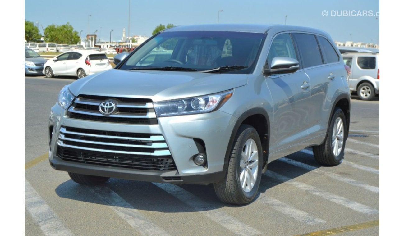 Toyota Highlander LE Perfect inside and out