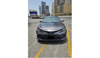 Toyota Camry 2.5 LE Hybrid