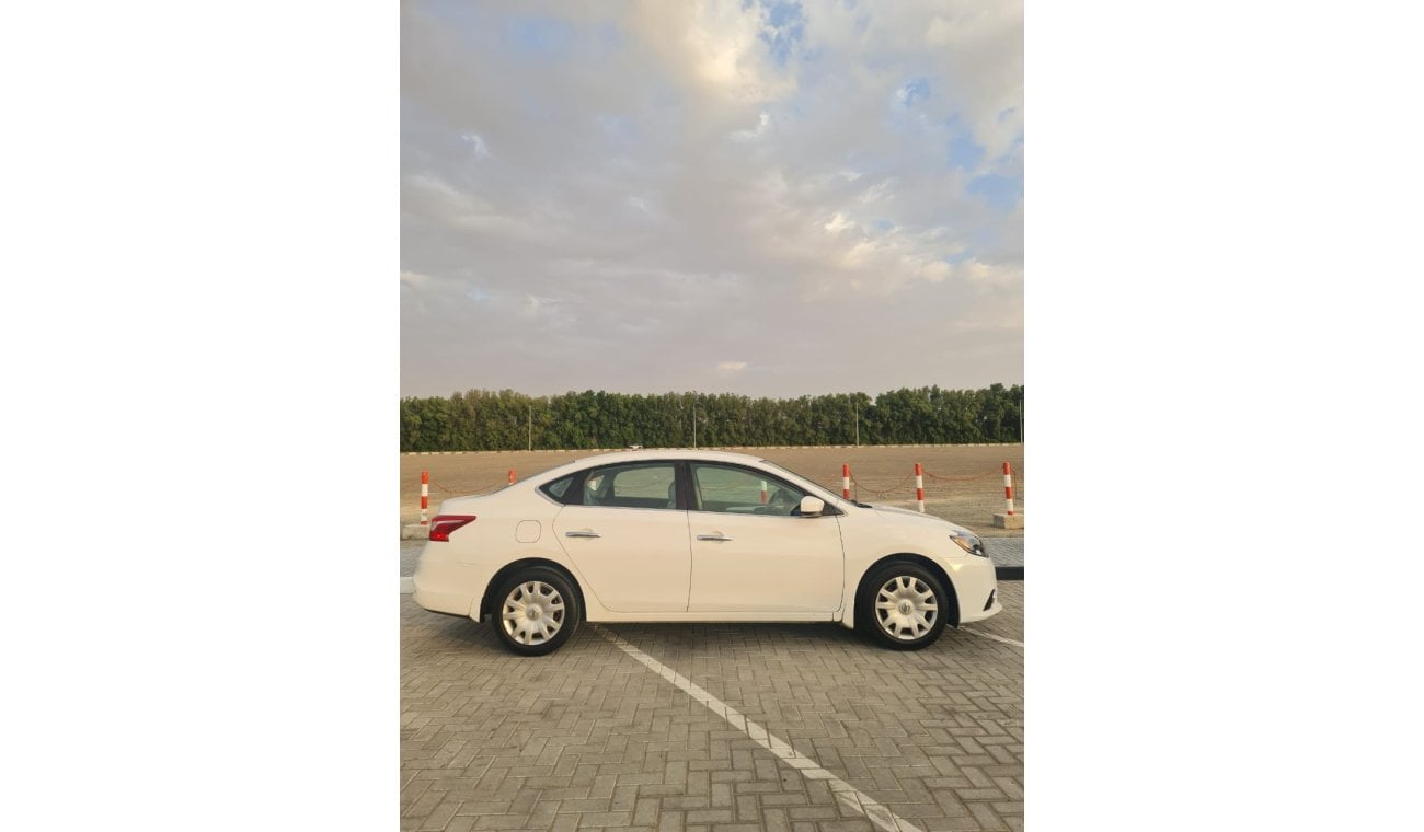 نيسان سنترا 2017 Nissan Sentra S (B17), 4dr Sedan, 1.8L 4cyl Petrol, Automatic, Front Wheel Drive