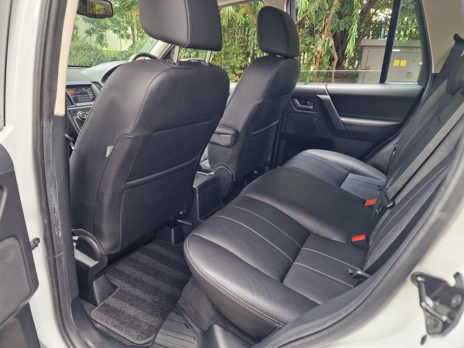 لاند روفر فريلاندر interior - Seats