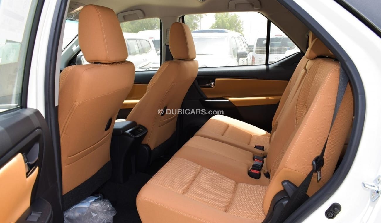 Toyota Fortuner 2022| 2.4L - DSL- E  A/T - 4X4  - FABRIC SEATS WITH GCC SPECS - EXPORT ONLY