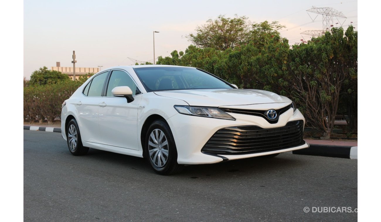 Toyota Camry GLE Hybrid Toyota Camry 2019 Gulf Hybrid only 81000 km Under warranty from al Futtaim