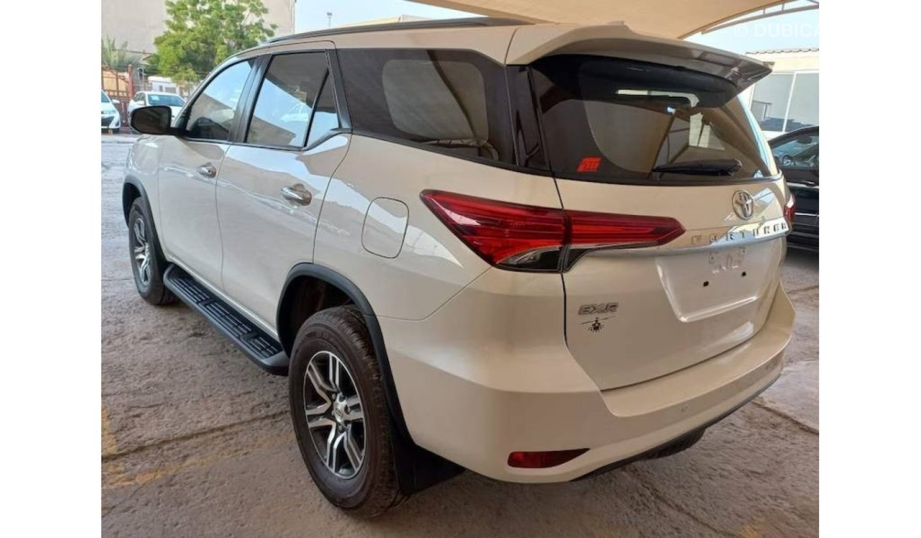 Toyota Fortuner TOYOTA FORTUNER 2.7EXR 2019 IN EXCELLENT CONDITION WITH ORGINAL SPARE KEYS