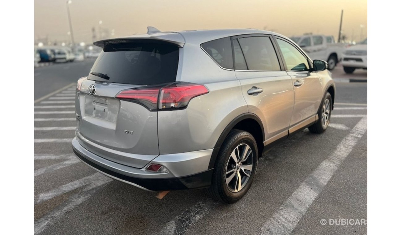 تويوتا راف ٤ Toyota Rav4 2018 XLE leather seats sunroof specs American left hand drive