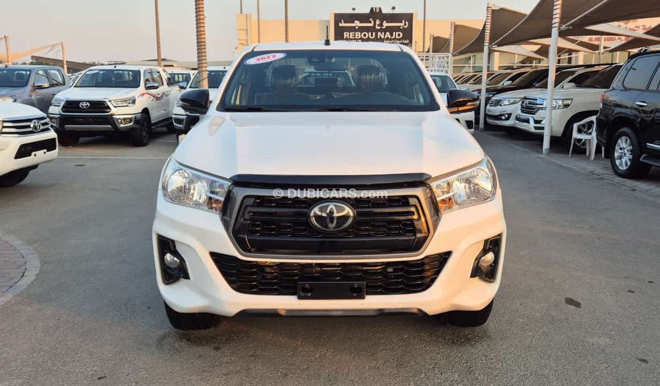 تويوتا هيلوكس S GLX 2.8L 4WD M/T Toyota Hilux 2022 V4 2.8L diesel manual clean car without accident without paint 