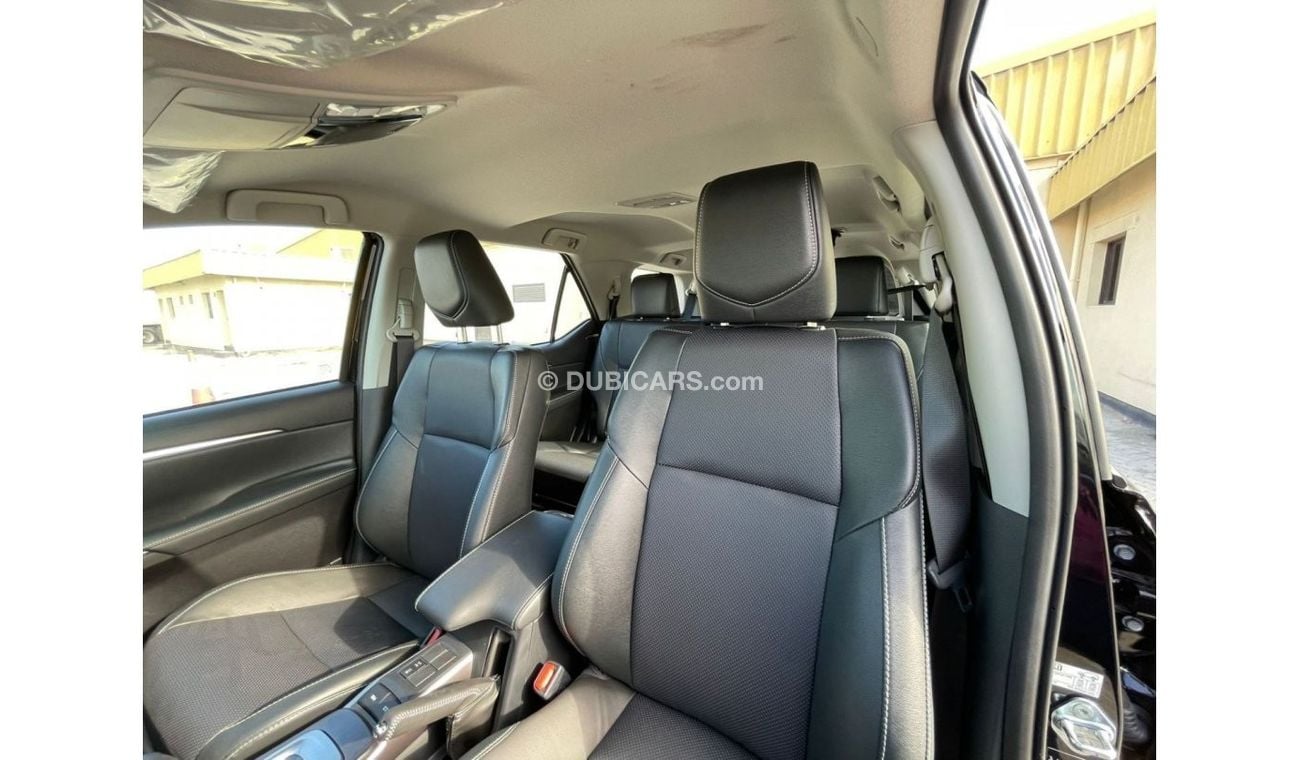 تويوتا فورتونر Toyota Fortuner 4.0L VXR , Black Interior