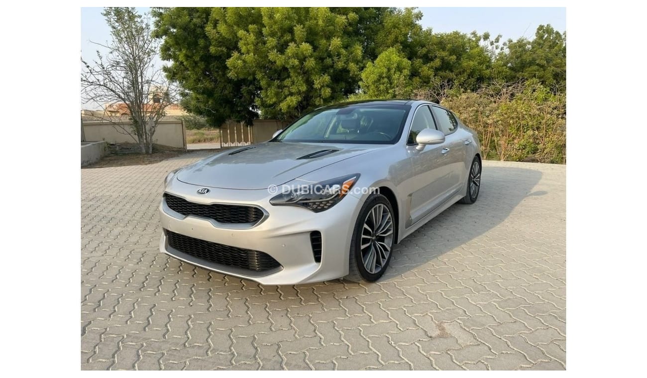 Kia Stinger GT Kia Stinger Premium 2018 Silver 2.0L vin: KNAE25LA9J6021345