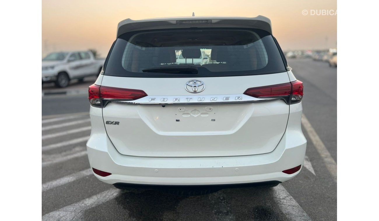 Toyota Fortuner 2020 TOYOTA FORTUNER EXR - 2.7L . v4 - PARKING SENSOR - GASOLINE / PETROL ⛽️ - BLUETOOTH  PLAY - GCC