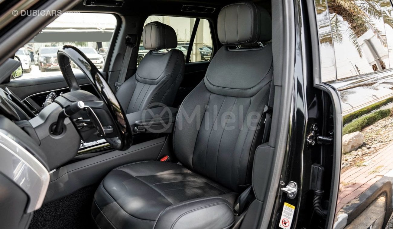 لاند روفر رانج روفر أس إي P530: SANTORINI BLACK WITH PREMIUM LEATHER SEATS