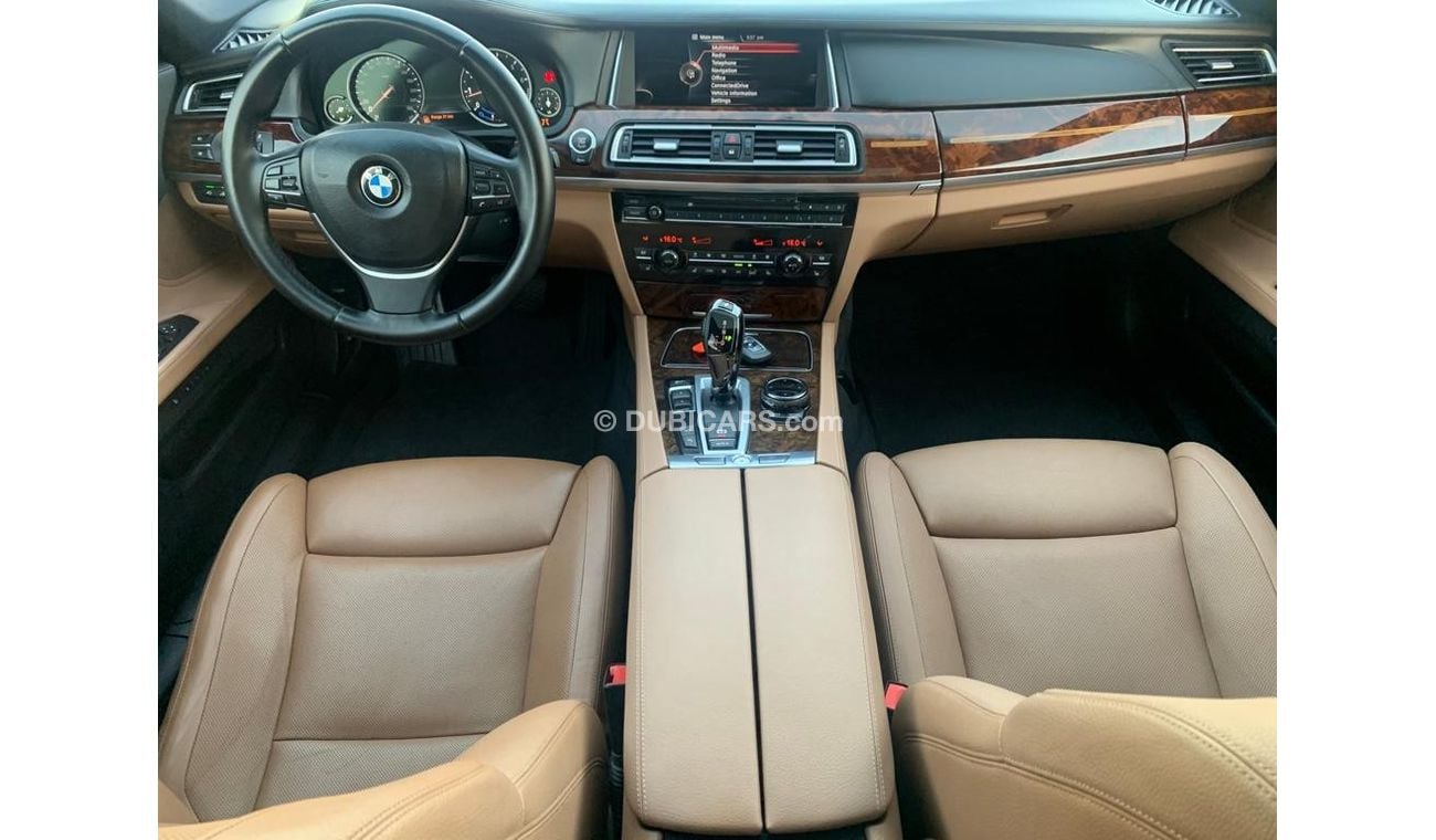 BMW 750Li BMW 750 Li_TWIN POWER TERBO _GCC_2015_Excellent Condition _Full option