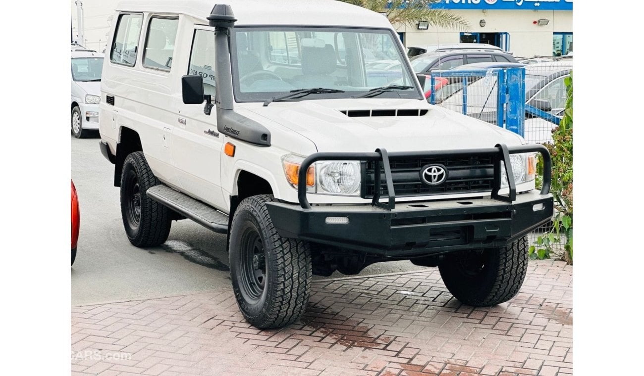 Toyota Land Cruiser Hard Top