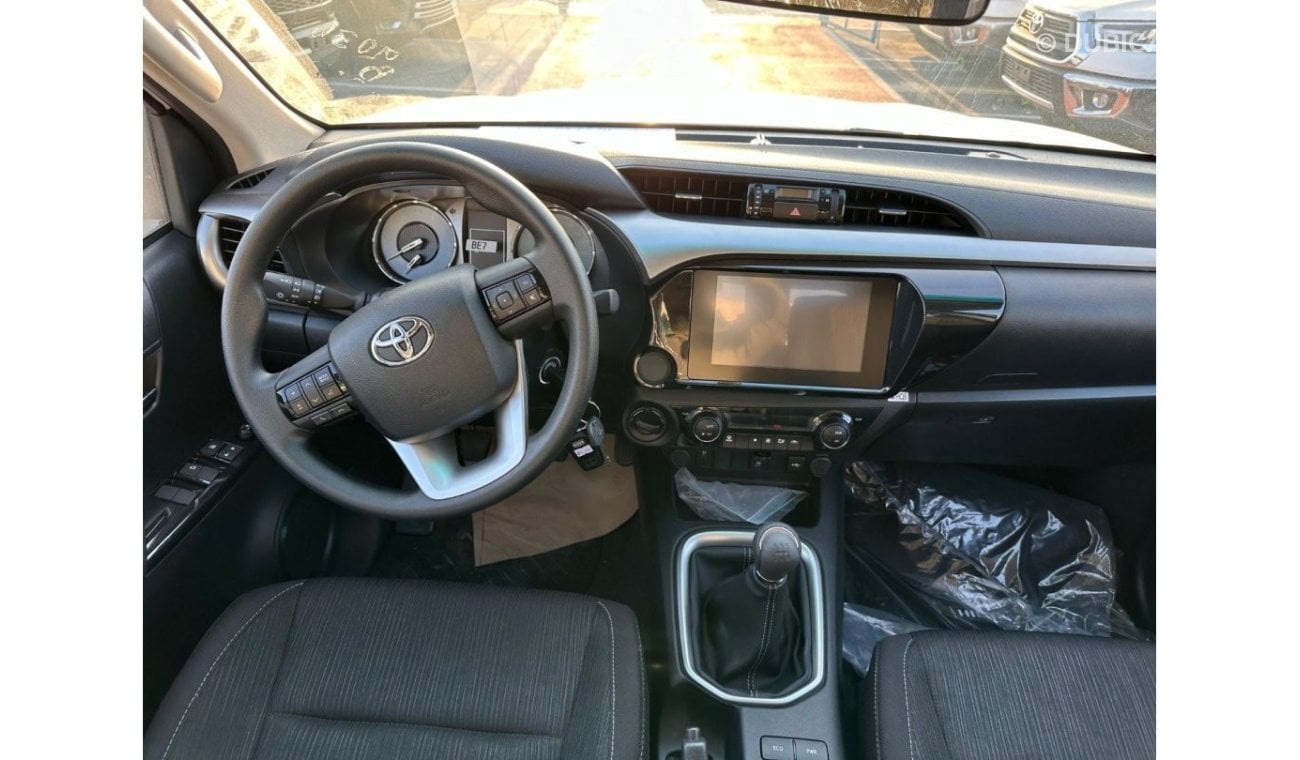 تويوتا هيلوكس TOYOTA HILUX 2.7 MT FULL OPTION WITHOUT PUSH START 2024