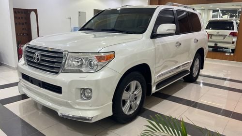 Toyota Land Cruiser VXR 5.7L 4WD