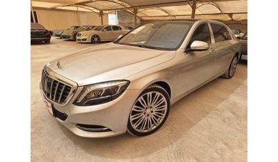 مرسيدس بنز S550 Maybach MERCEDES MAYBACH S550 4MATIC 2016 VERY LOW MILEAGE WITH PANORAMIC ROOF IN EXCELLENT CONDITION