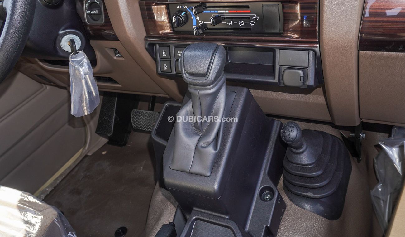 تويوتا لاند كروزر بيك آب 4.0L V6 Single Cabin A/T