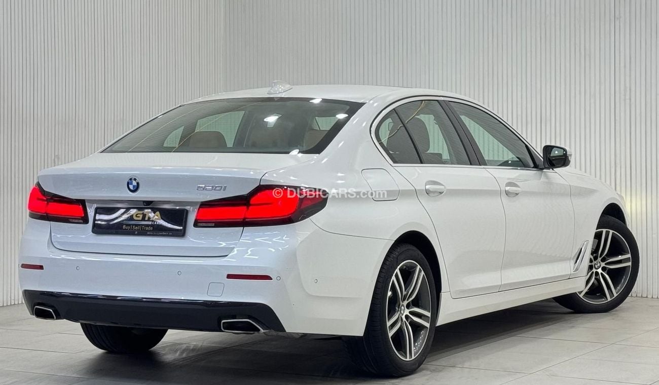 بي أم دبليو 520i Std 2.0L 2022 BMW 520i, Jan 2026 BMW Warranty + Service Pack, Low Kms, GCC