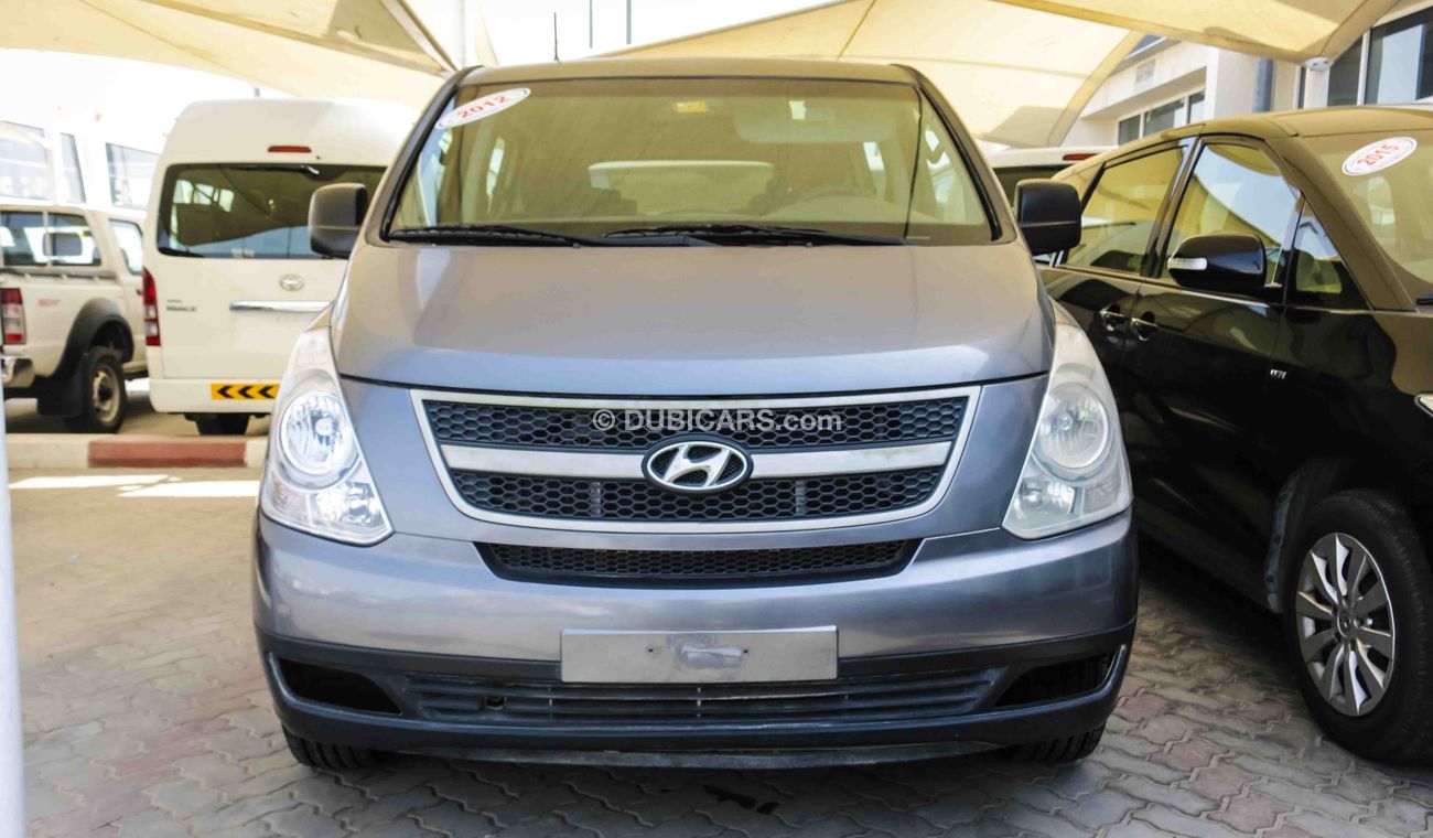 Used Hyundai H-1 2012 for sale in Dubai - 118082