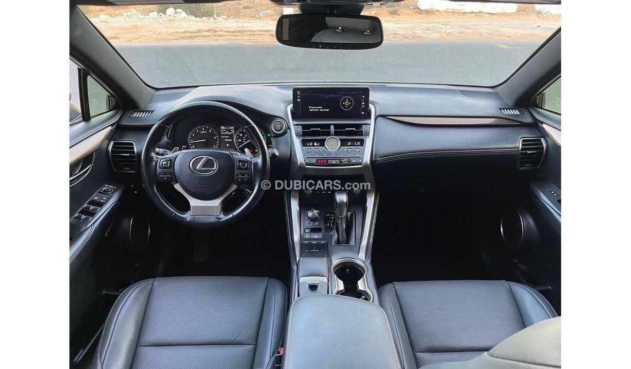 Lexus NX300 Platinum 2.0L