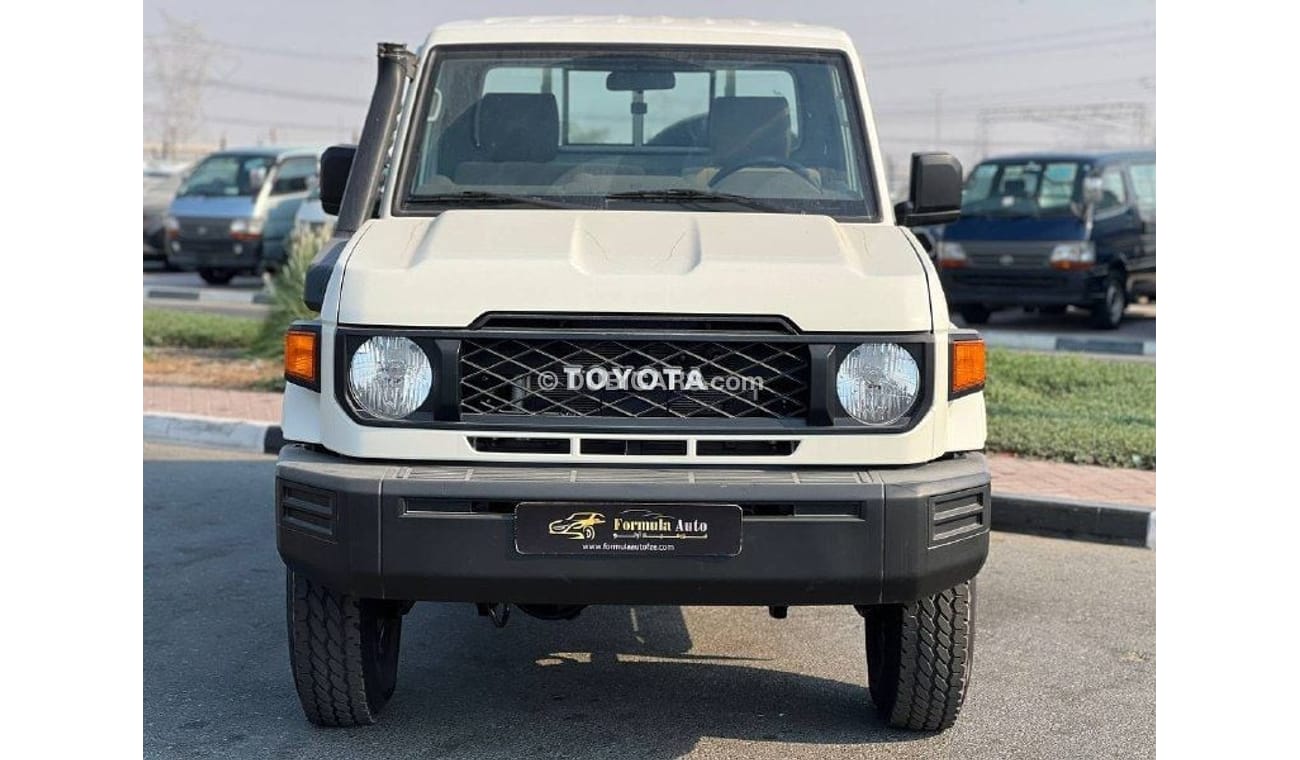 Toyota Land Cruiser Pick Up LC79 S/C 4.5L V8 DSL M/T //2024// STANDER OPTION WITH COOL BOX , AIR COMPRESSOR , WIRELESS CHARGER /