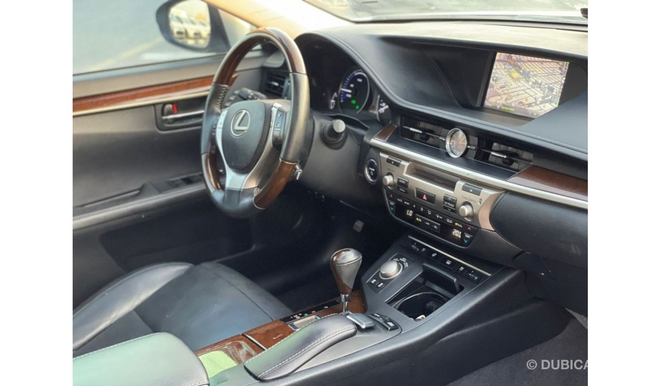لكزس ES 300 2013 Lexus ES300H Hybrid 2.5L V4 - Japanese Specs Full Option - Without Accident
