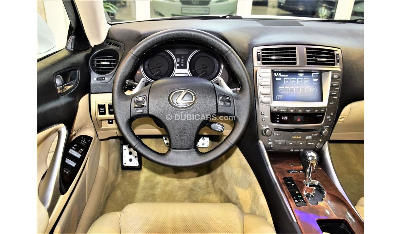 لكزس IS 300 ( ONLY 87000 KM & With SERVICE HISTORY ) Amazing Lexus IS 300 2008 Model!! in White Color! GCC Specs