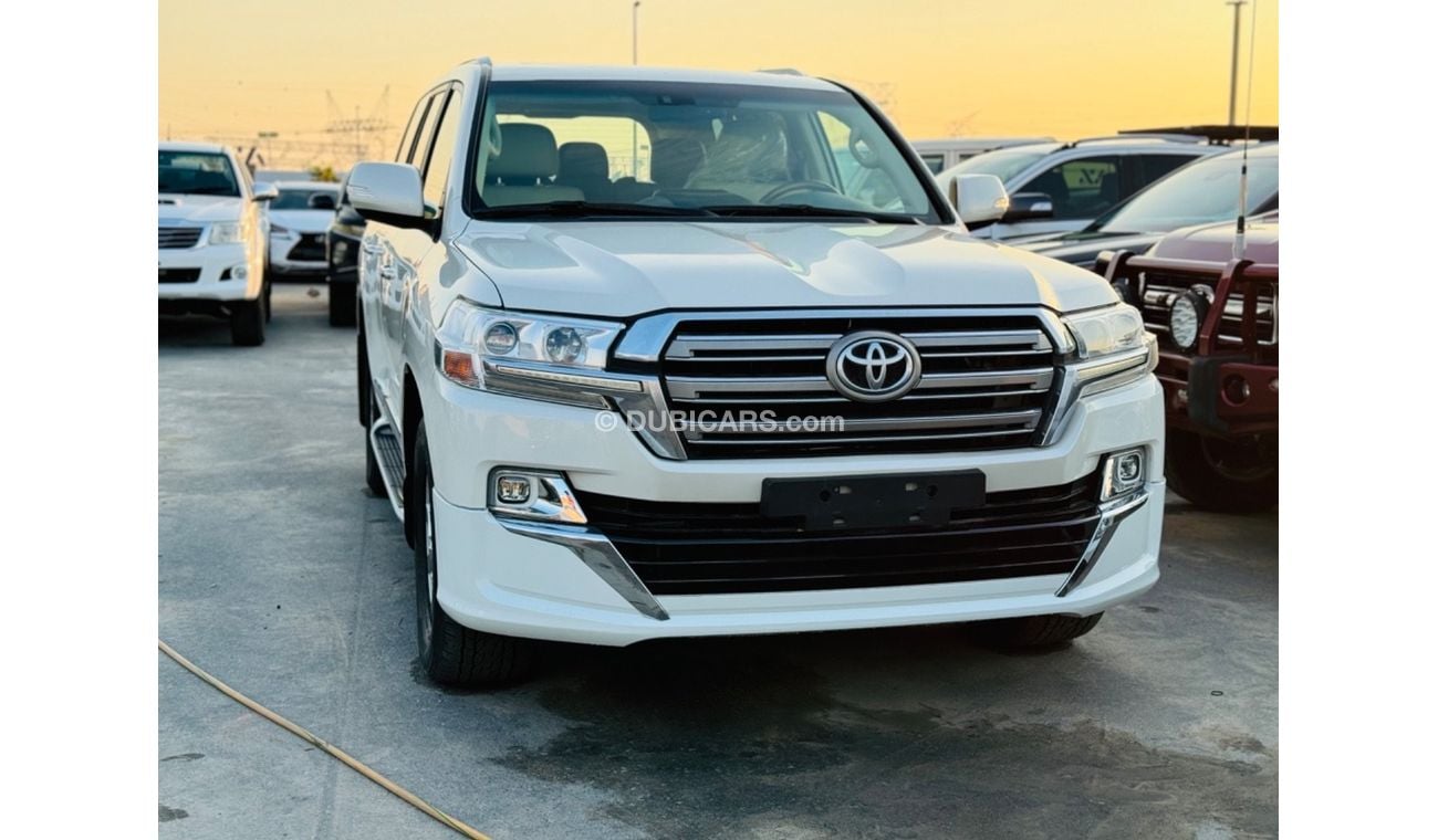 تويوتا لاند كروزر Toyota Land Cruiser 2016 GXR v8