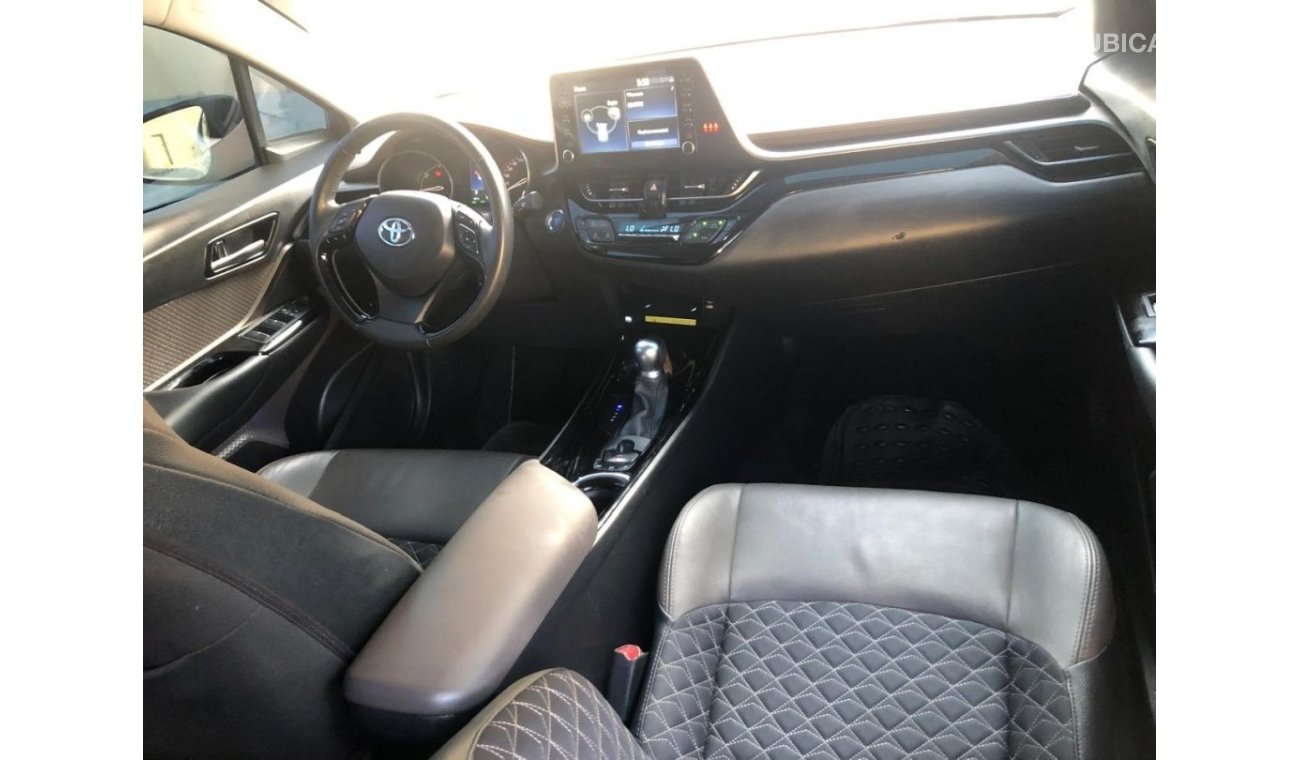 Toyota C-HR Toyota C-HR Hybrid 2021 (1.8L) GCC Specs Full Option