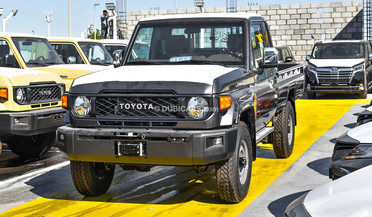 Toyota Land Cruiser Pick Up LX 4.0L V6 Petrol Single Cabin Auto transmission