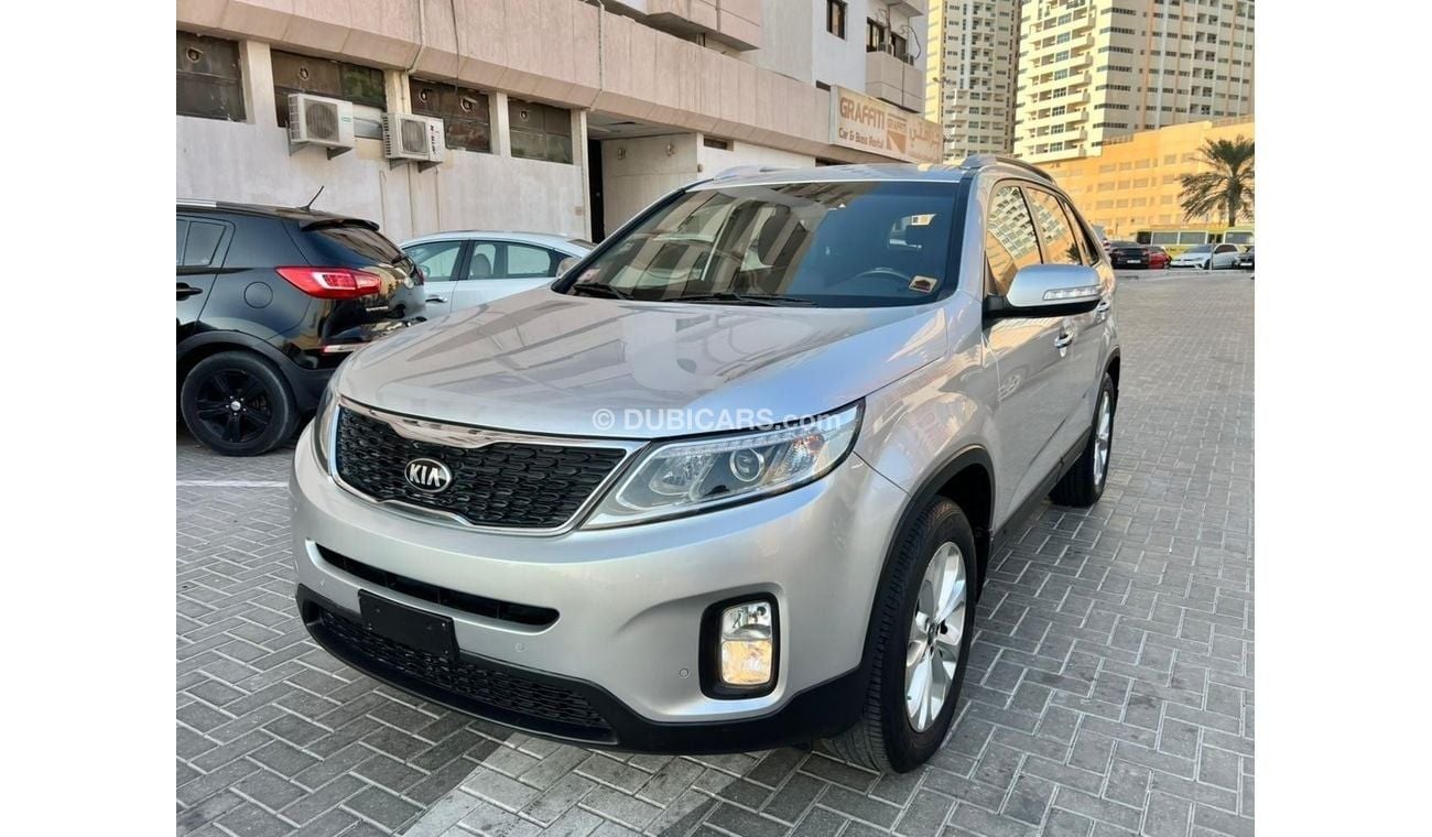 كيا سورينتو Base 2.4L AWD KIA SORENTO GCC 7 SEAT ORGINAL PAINT MODEL / 2014