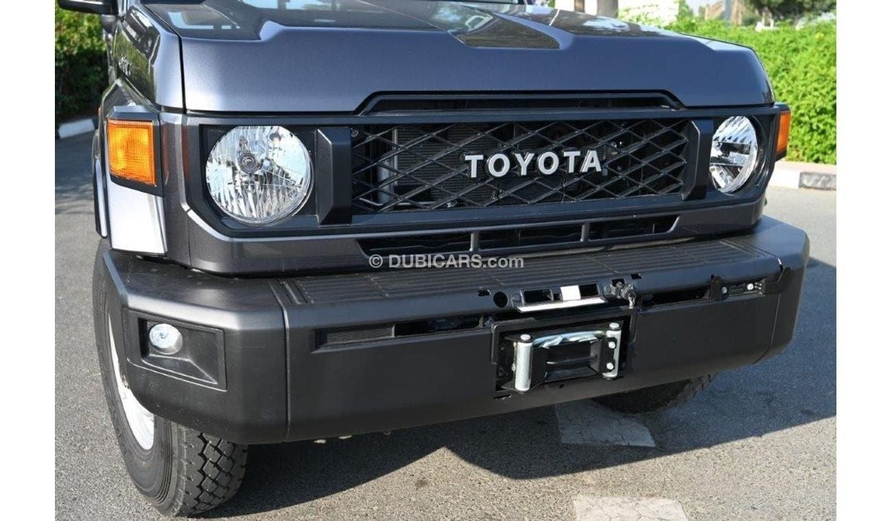 تويوتا لاند كروزر بيك آب 2025 TOYOTA LAND CRUISER 79 SINGLE CAB DLX V6 4.0L PETROL 4WD AUTOMATIC