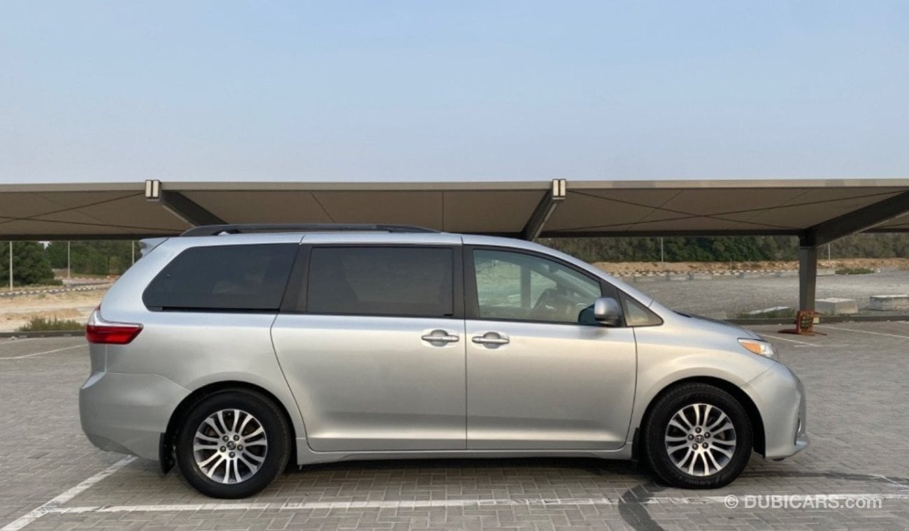 Toyota Sienna XLE, Full Option