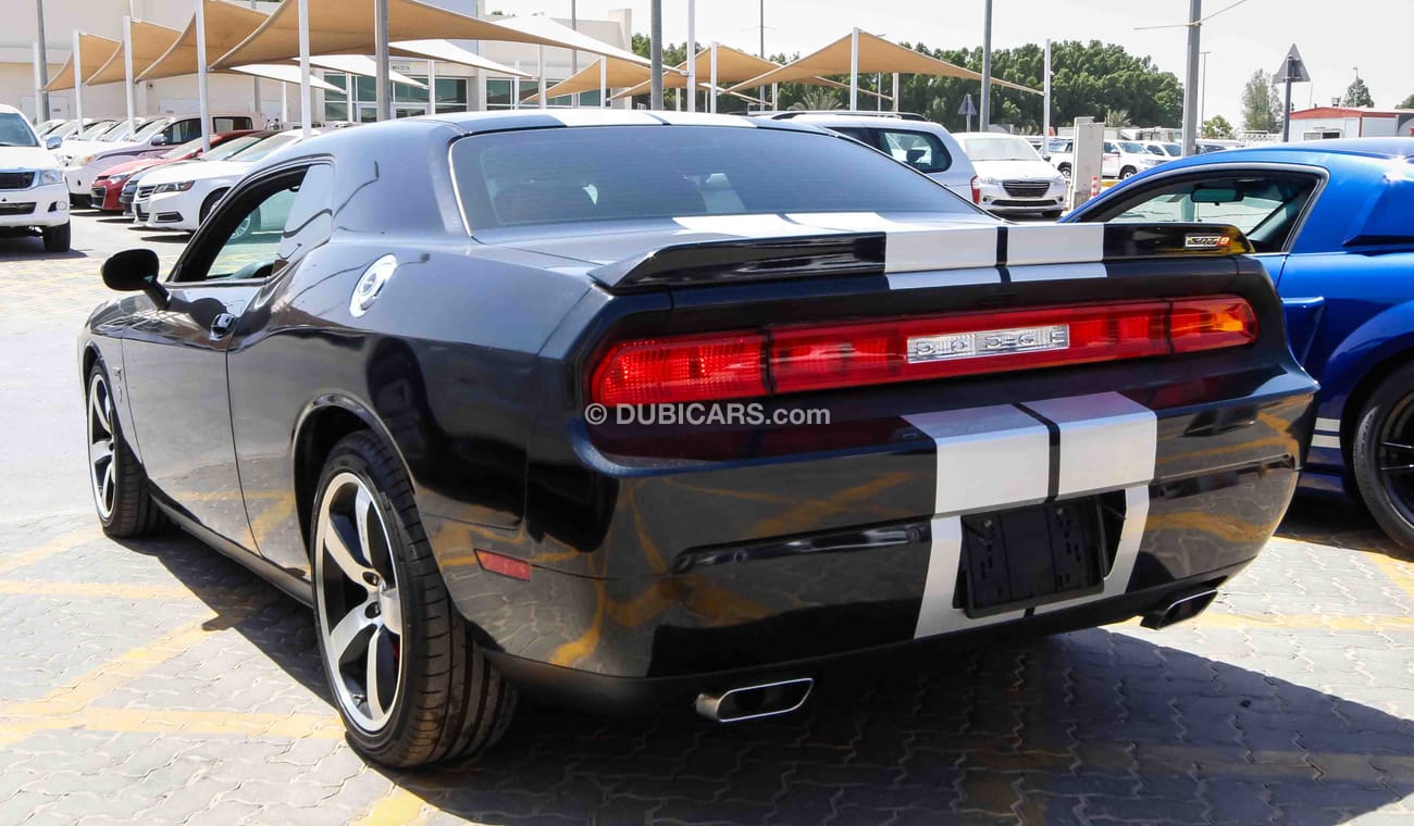 Dodge Challenger SRT8. 392 HEMI