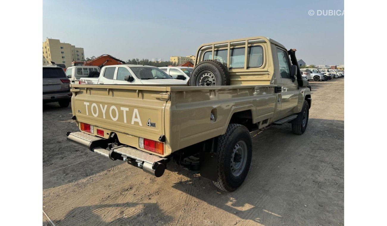 Toyota Land Cruiser 2024 LAND CRUISER GRJ79 4.0 V6 S-CAB AUTOMATIC DIFF LOCK  **EXPORT ONLY**التصدير فقط خارج الخليج**