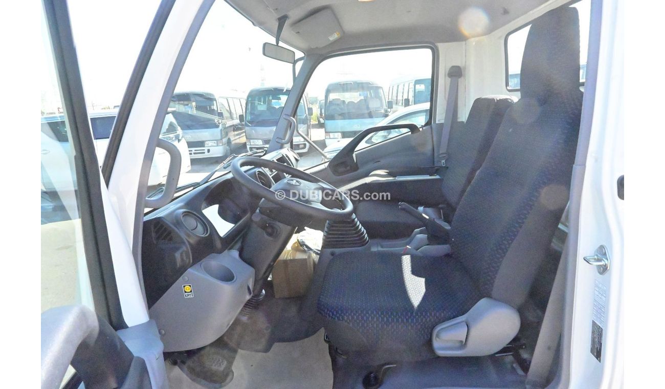 Hino 300 HINO 714, Truck Chassis, Single Cab, 300 Series 4x2