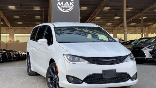 Chrysler Pacifica Touring L Pacifica Touring (S) / 7 Seats / 3.6L V6 / 2020/ Very Luxurious Car