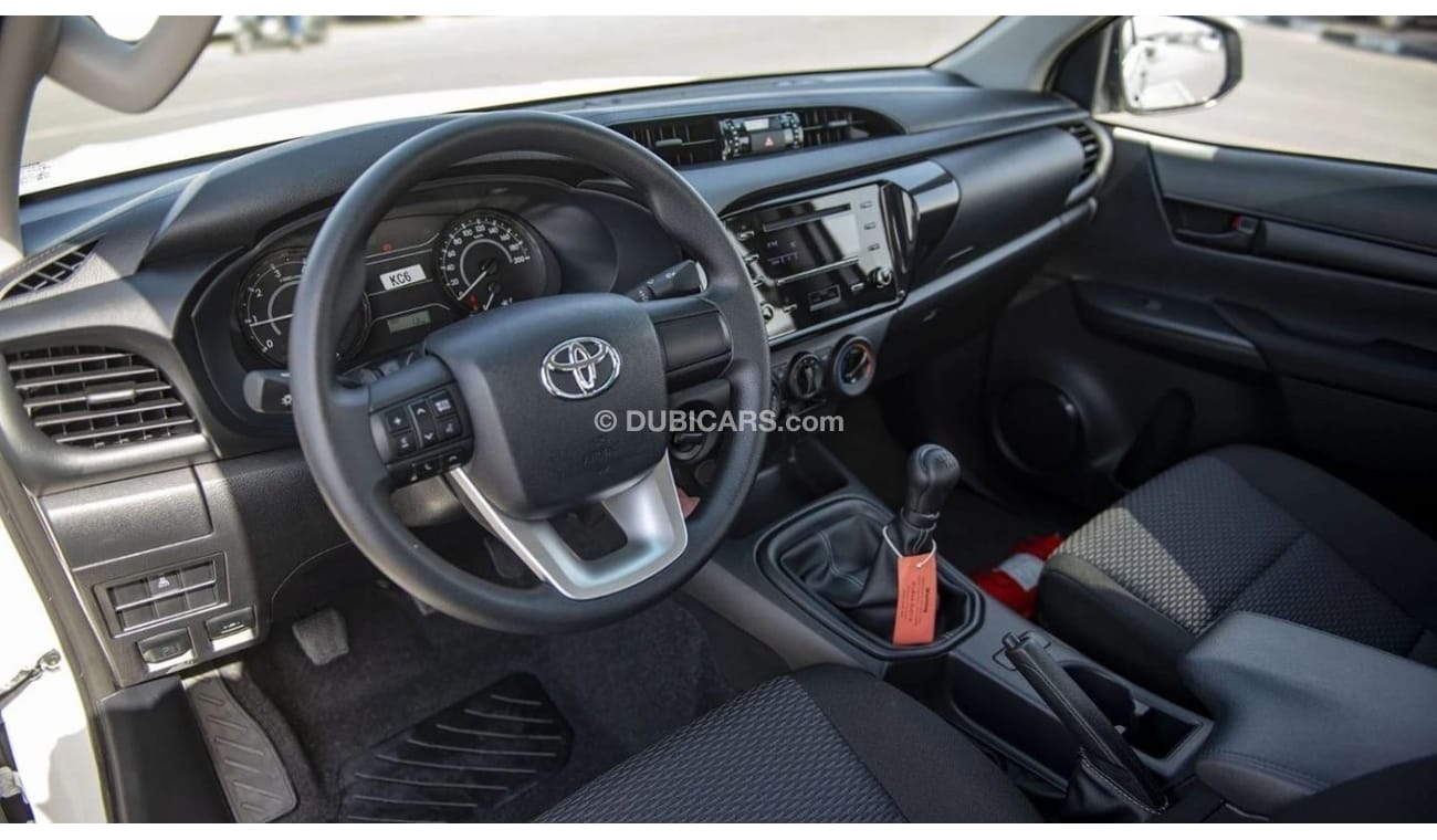 Toyota Hilux HILUX 2.4L MED OPTION