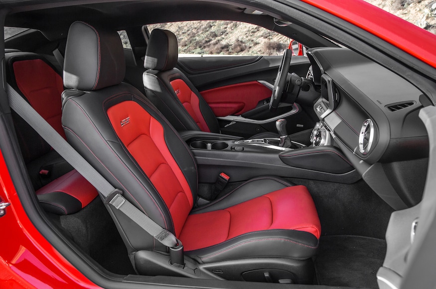 Chevrolet Camaro interior - Seats