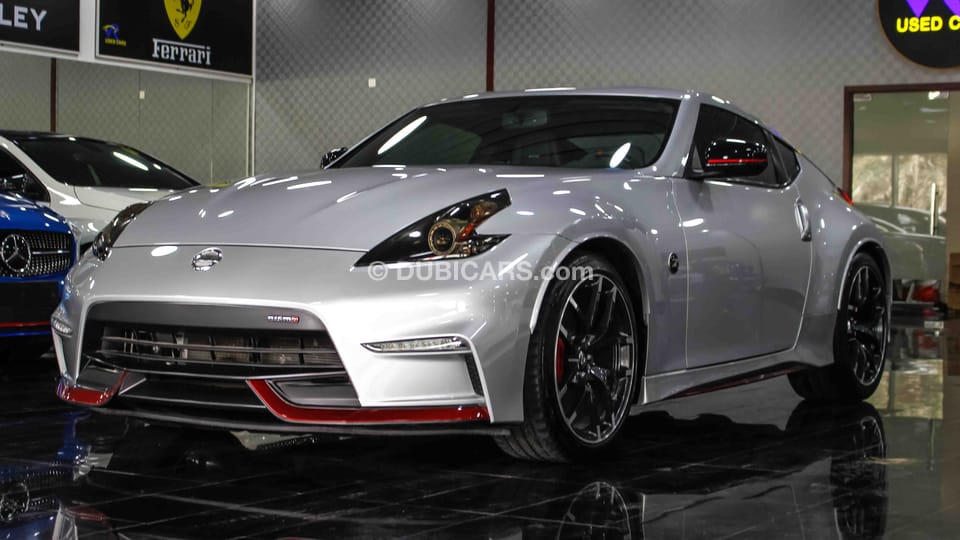 Nissan 370Z Nismo for sale: AED 95,000. Grey/Silver, 2015