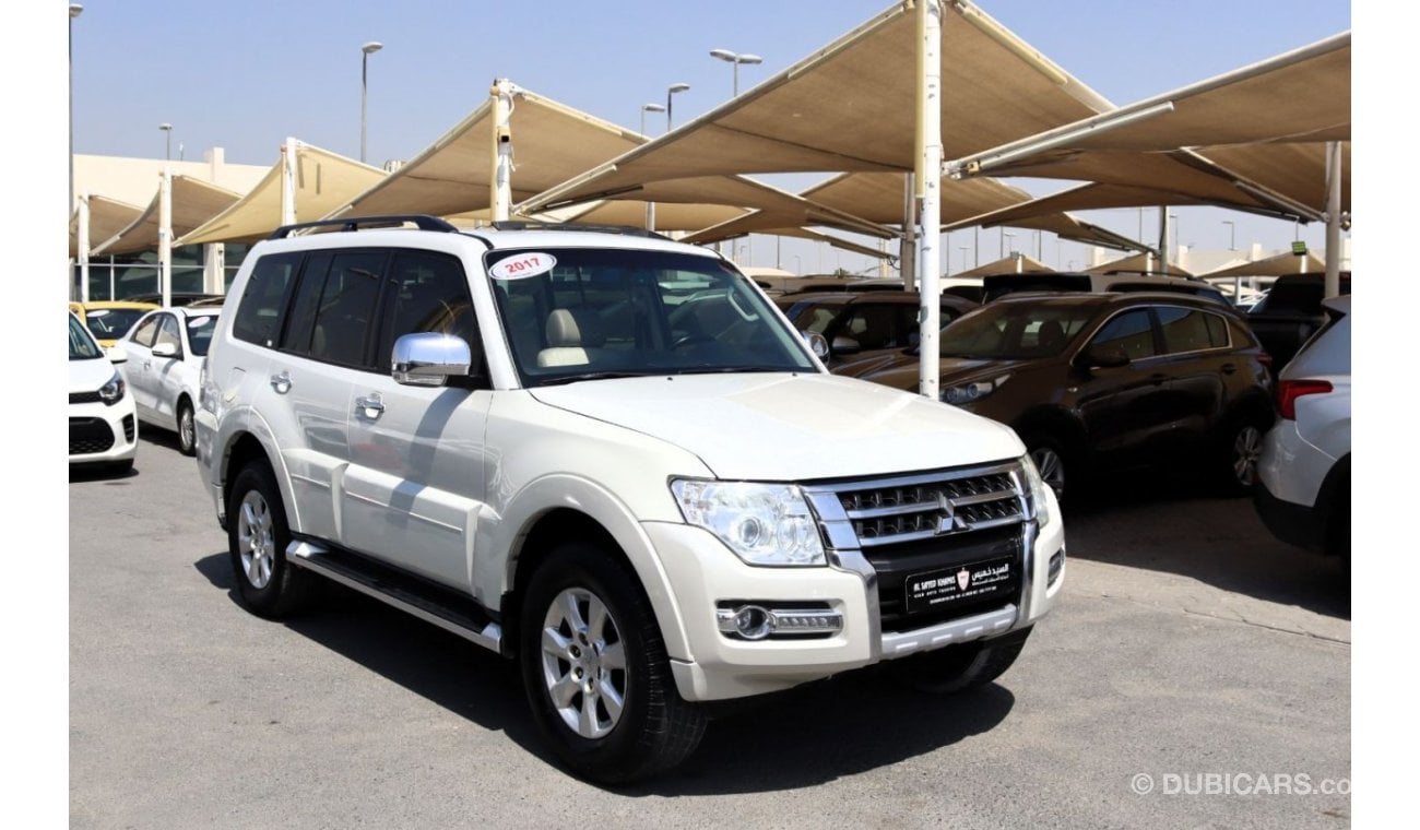 Mitsubishi Pajero GLS Highline ACCIDENTS FREE - GCC - FULL OPTION - 3500 CC - PERFECT CONDITION INSIDE OUT